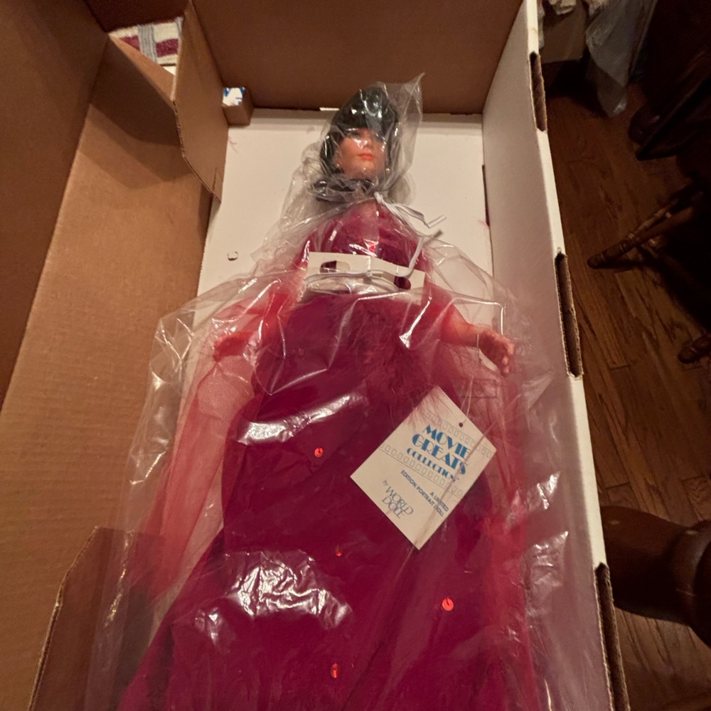 NIB WORLD DOLL 19” SCARLETT GONE WITH THE WIND Red Scandal Ashley Birthday Dress